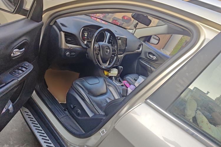 Used Jeep Cherokee 2017 2.4L Leading Edition