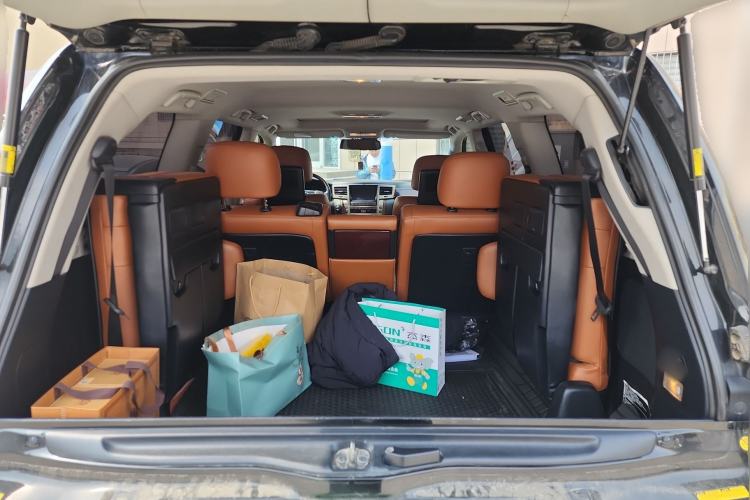 Used Lexus LX 2013 570
