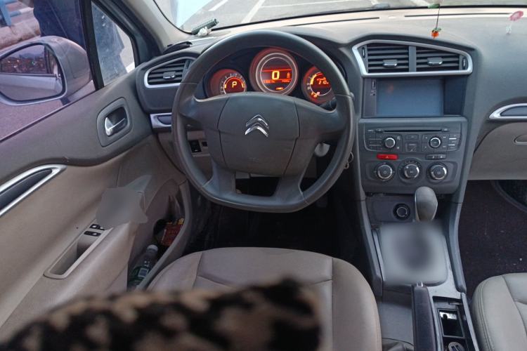 Used Citroen C4L 2013 1.6L Automatic Jingxiang Edition Steering Wheel