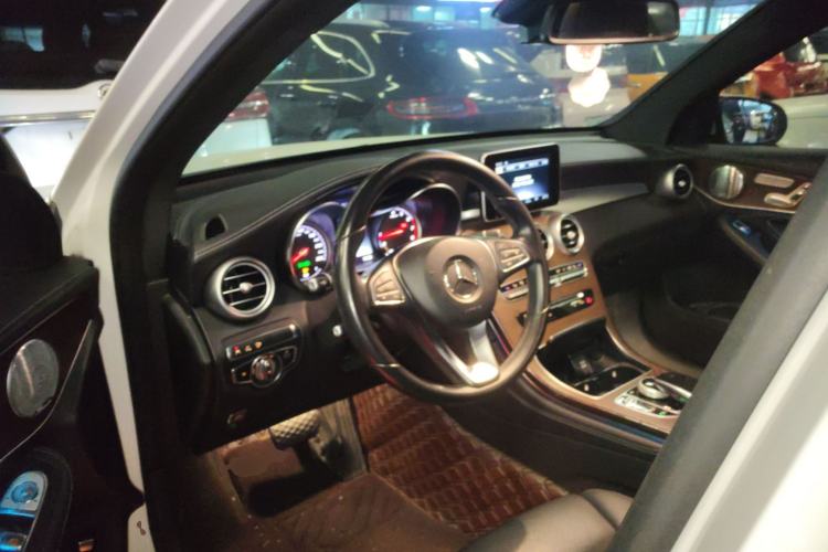 Used Mercedes-Benz GLC 2019 GLC 300 L 4MATIC Dynamic Model