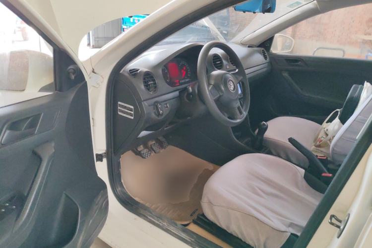 Used Volkswagen Jetta 2013 1.6L Manual Fashion Edition
