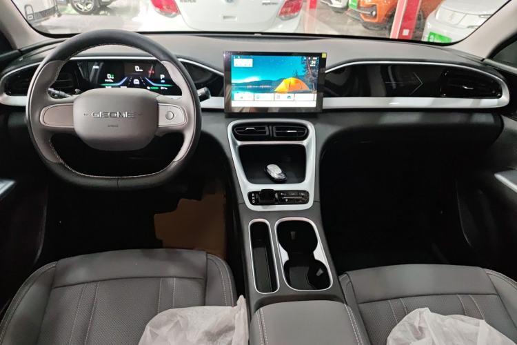 Used Geely Galaxy Geome 2026 Model 310km Youth Edition Center Console