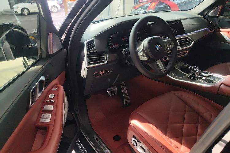 Used BMW X5 2022 Restyled xDrive 40Li M Sport Package Driver Seat