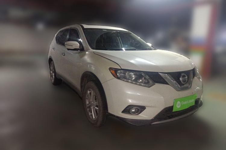 Used Nissan X-Trail 2015 2.0L CVT Comfort MAX Edition 2WD Front Right 45 Deg