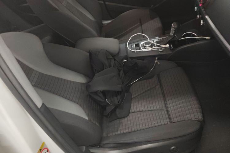 Used Audi A3 2020 Limousine 35 TFSI Sporty Version China VI Right Front Seat