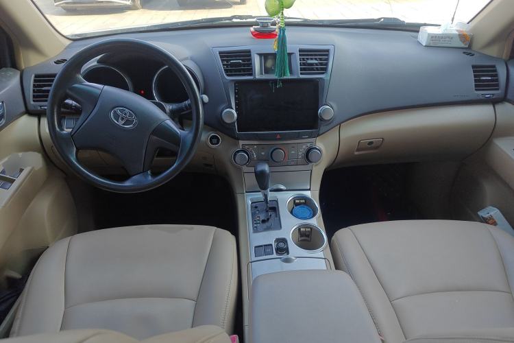 Used Toyota Highlander 2013 2.7L Two-Wheel Drive 5-Seater Purple Gold Edition
