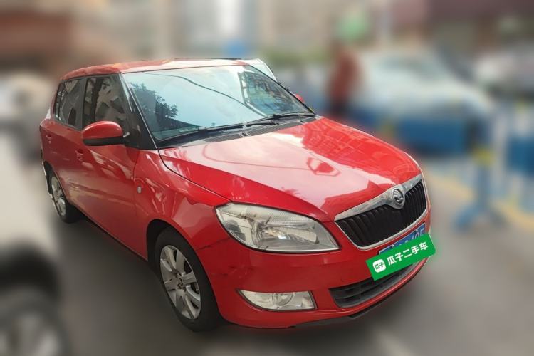 Used Skoda Fabia 2012 1.4L Automatic Crystal Edition Front Right 45 Deg