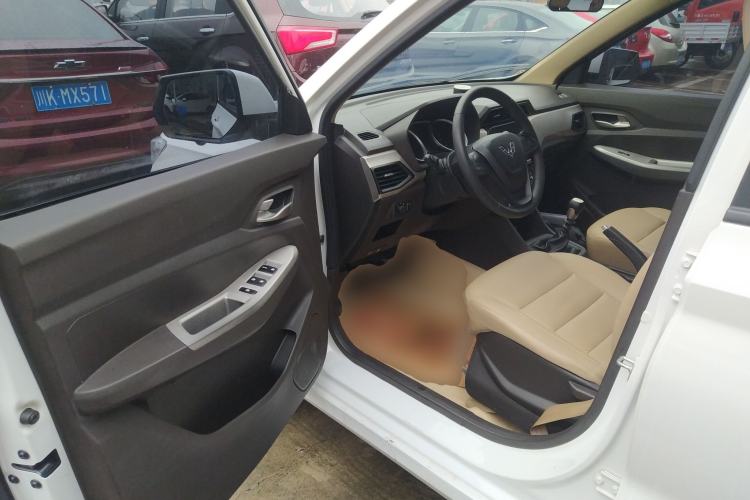 Used Wuling Hongguang 2019 1.5L S Comfort Edition China VI LAR