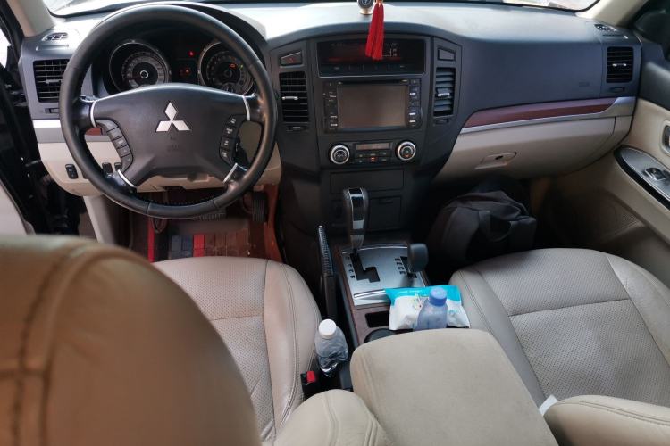 Used Mitsubishi Pajero 2012 3.0L Luxury Edition
