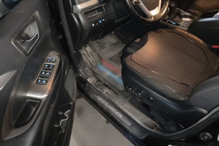 Used Toyota Highlander 2018 2.0T Four-Wheel Drive Supreme Edition 7-Seater China VI Driver Seat