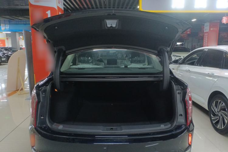 Used Hongqi E-QM5 2024 500km Range Edition
