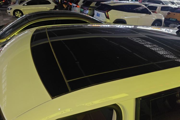 Used Land Rover Range Rover Evoque 2024 Aurora L 249 PS Prestige Light-Chasing Edition
