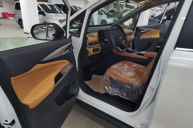 Used SAIC MAXUS G50 PHEV 2025 Leading Edition
