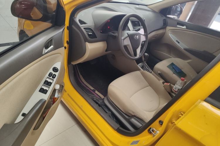 Used Hyundai Verna (older generation) 2013 Sedan 1.4L Automatic Standard GL Model Driver Seat