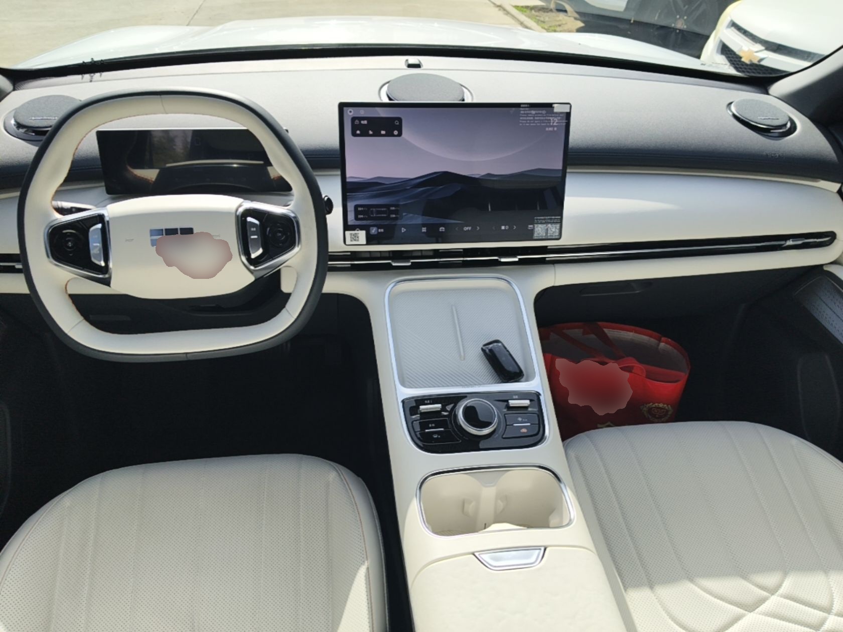 Geely Galaxy Xingjian 7 EM-i 2025 120km Launch+ Version — снимка 12