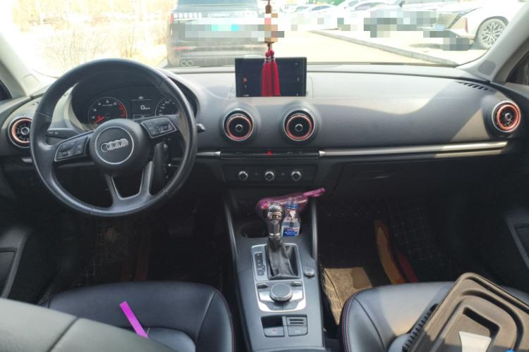 Used Audi A3 2018 30th Anniversary Edition Sportback 35 TFSI Ambition Model Center Console