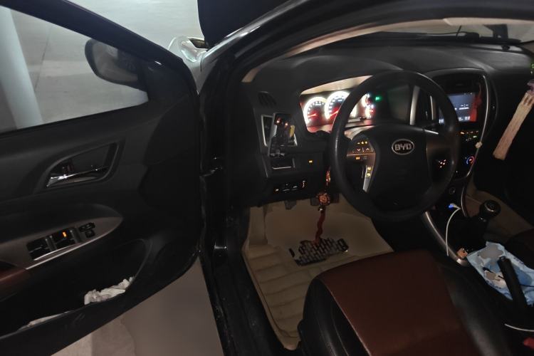 Used BYD F3 2015 Energy-Saving Edition 1.5L Manual Luxury Model
