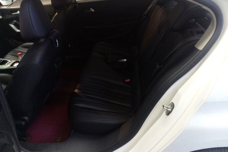 Used Peugeot 408 2019 360THP Automatic Prestige Edition China VI Standard Interior 4