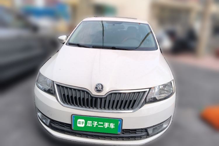 Used Skoda Rapid 2015 1.6L Automatic Smart Selection Model