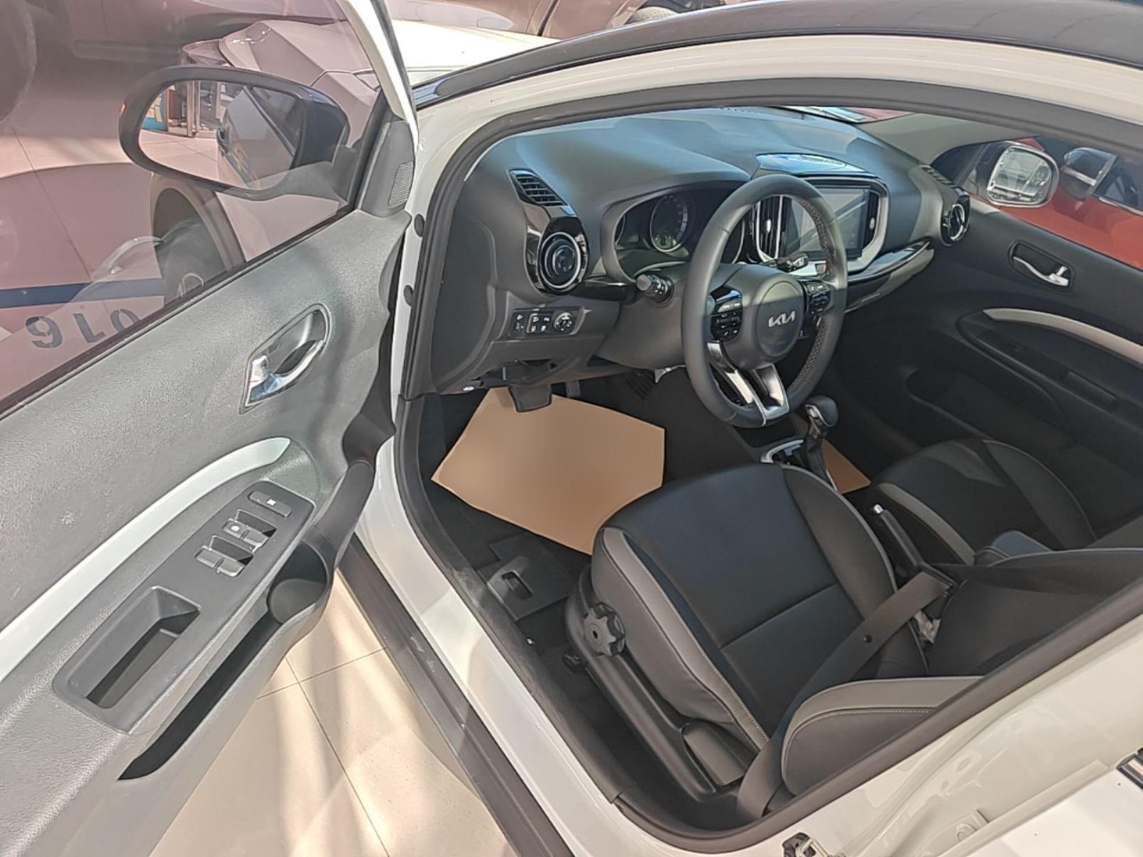 Kia kx1 Stonic 2021 1.4L CVT Sunroof Model — снимка 18