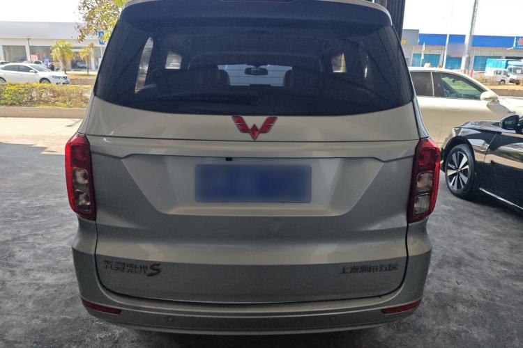 Used Wuling Hongguang 2019 1.5L S Comfort Edition China VI LAR
