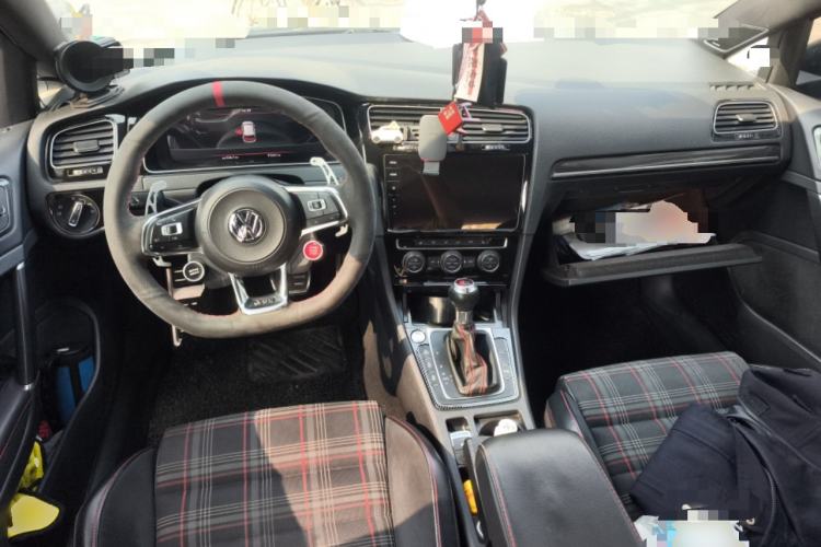 Used Volkswagen Golf GTI 2018 2.0 TSI GTI Center Console