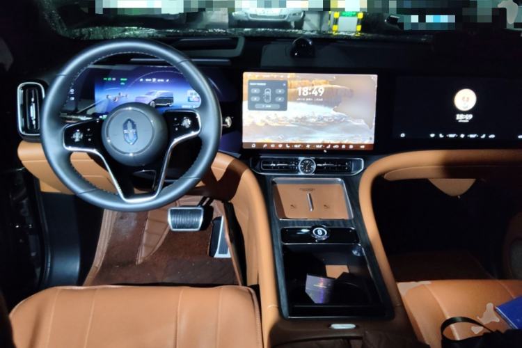 Used Hima AITO M9 2024 Range-Extended Ultra Version 42 kWh 6-Seater Model Center Console