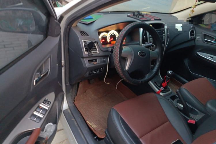 Used BYD F3 2015 Energy-Saving Edition 1.5L Manual Luxury Model

