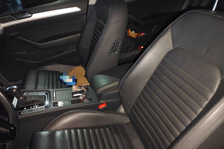 Used Volkswagen Magotan 2017 330TSI DSG Leading Model
