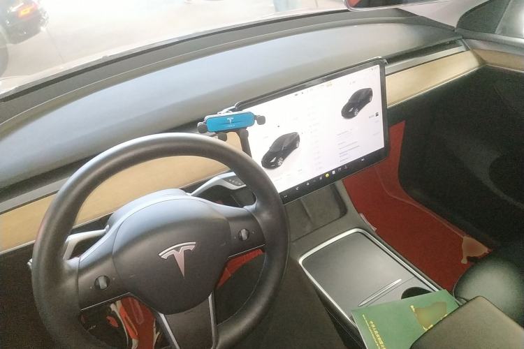 Used Tesla Model Y 2022 Long-Range All-Wheel-Drive Version
