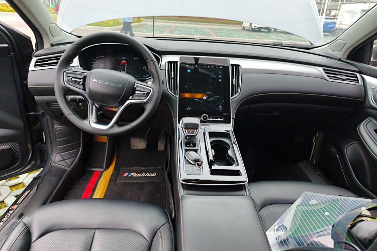 Used Roewe i6 MAX 2020 300TGI Automatic Sporty Cool Edition Center Console