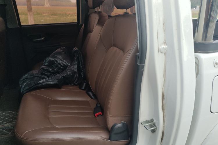 Used Great Wall Wingle 6 2017 2.4L Gasoline Two-Wheel Drive Elite Version 4G69 Left Rear Seat