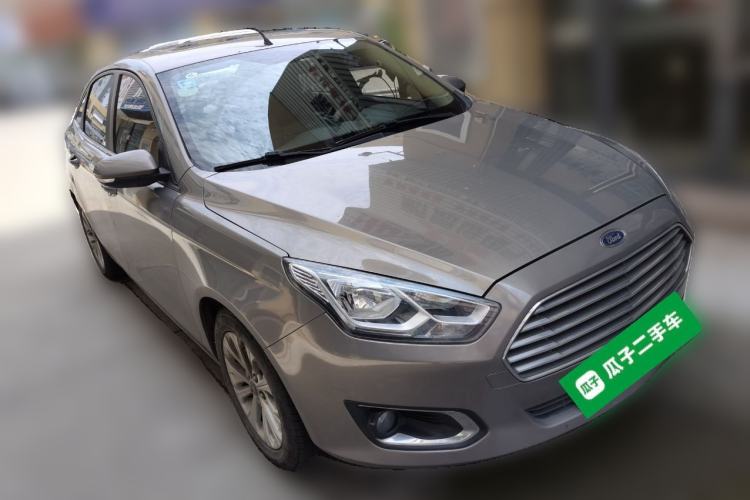 Used Ford Escort 2015 1.5L Automatic Fashion Model Front Right 45 Deg