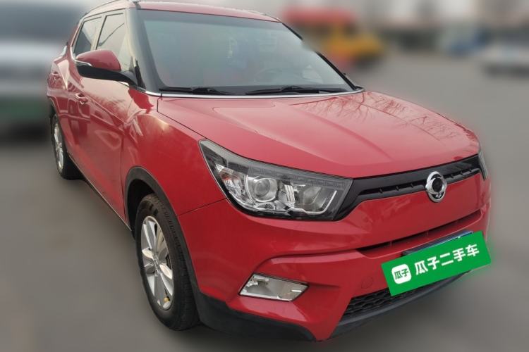Used SsangYong Tivolan 2015 1.6L Automatic Two-Wheel Drive Zhi Chun Edition Front Right 45 Deg