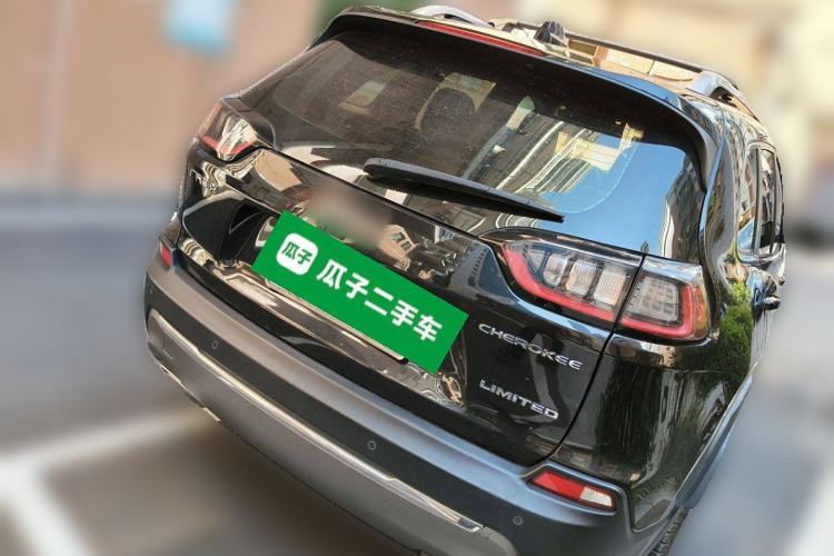 Used Jeep Cherokee 2019 2.0T 2WD Enjoyment Edition China V