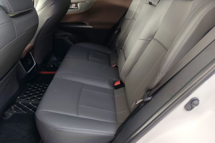 Used Toyota Harrier 2023 2.0L CVT Two-Wheel Drive Deluxe Edition
