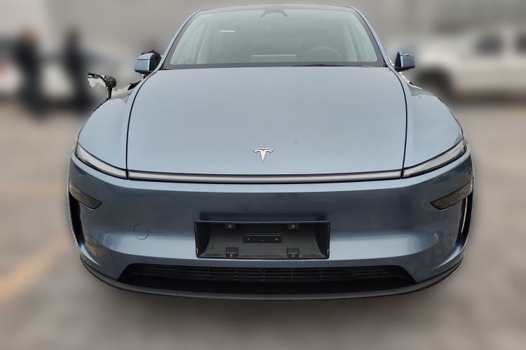 Used Tesla Model Y 2025 Rear-Wheel-Drive Version
