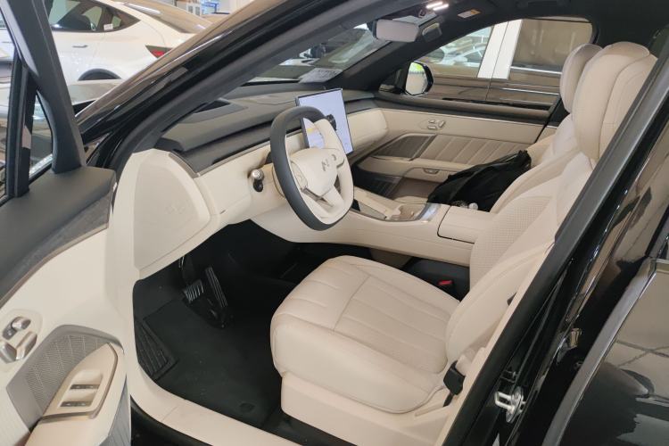 Used ONVO Luxeed L90 2025 Model—Ultra Six-Seater Version Driver Seat