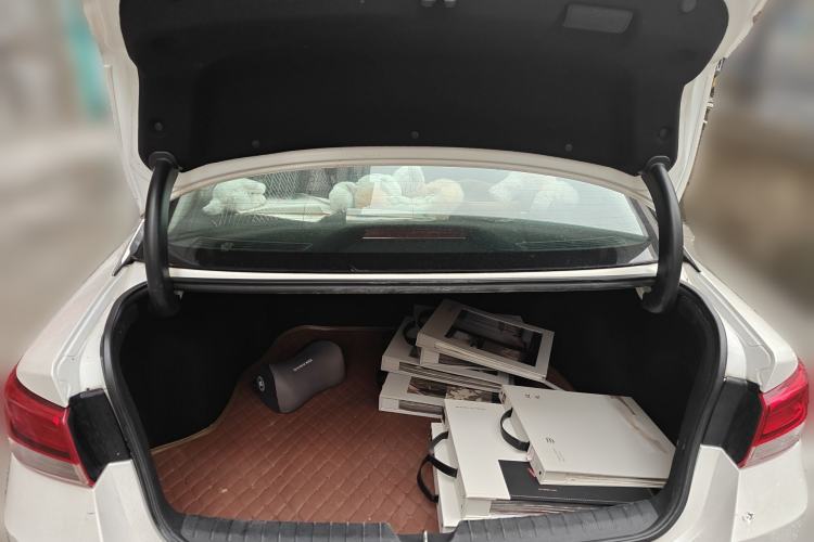 Used Kia K5 2016 1.6T Automatic LUX Trunk