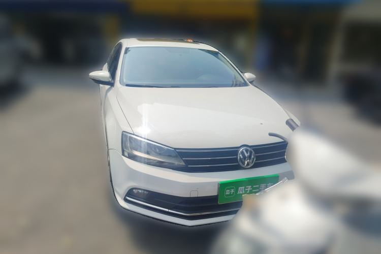 Used Volkswagen Sagitar 2015 1.6L Automatic Comfort Model
