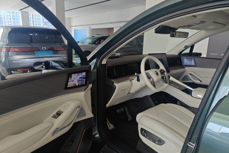 Used Denza N9 2025 Flagship Model