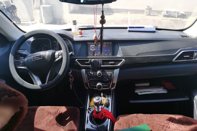 Used Zotye Domy X5 2015 1.5T Manual Luxury Version China IV Standard
