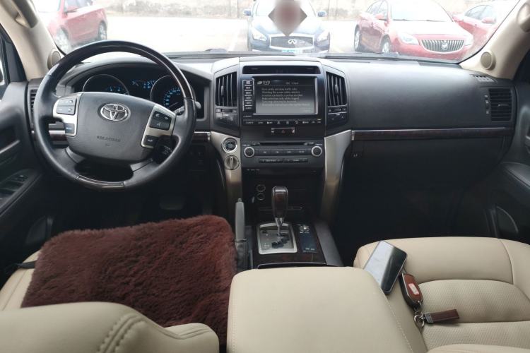 Used Toyota Land Cruiser  Center Console