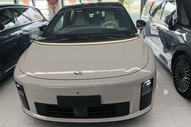 Used Li Auto i6 2025 Model Two-Wheel-Drive Standard Type Front