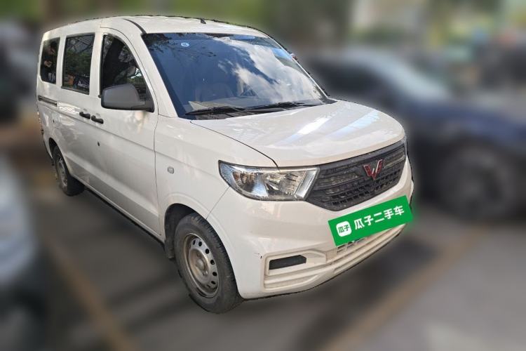 Used Wuling Hongguang V 2022 1.5L Jingqu Edition Electric-Assist LAR Front Right 45 Deg