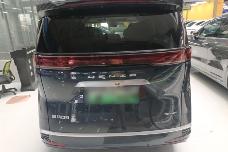 Used Denza D9 2022 DM-i 970 Four-Wheel Drive Flagship Model Rear