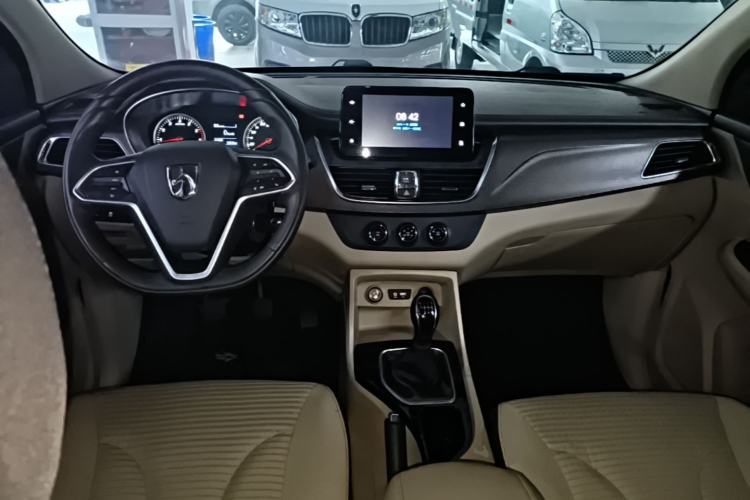 Used Baojun 730 2017 1.5T Manual Fashion Version 7 Seats China V Emission Standard