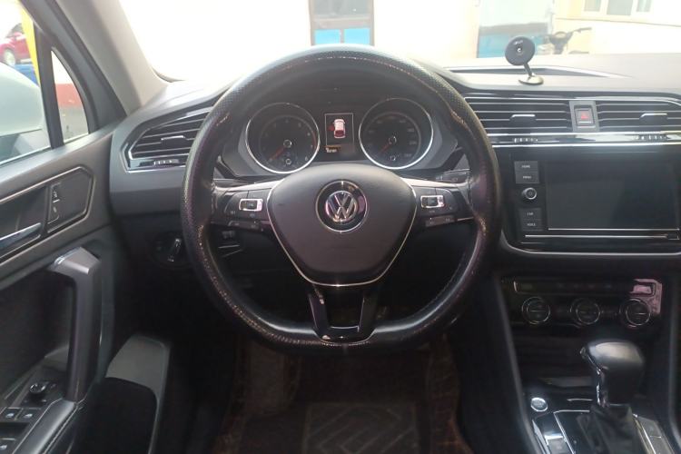 Used Volkswagen Tiguan L 2018 330TSI Automatic Two-Wheel Drive Luxury Edition Steering Wheel