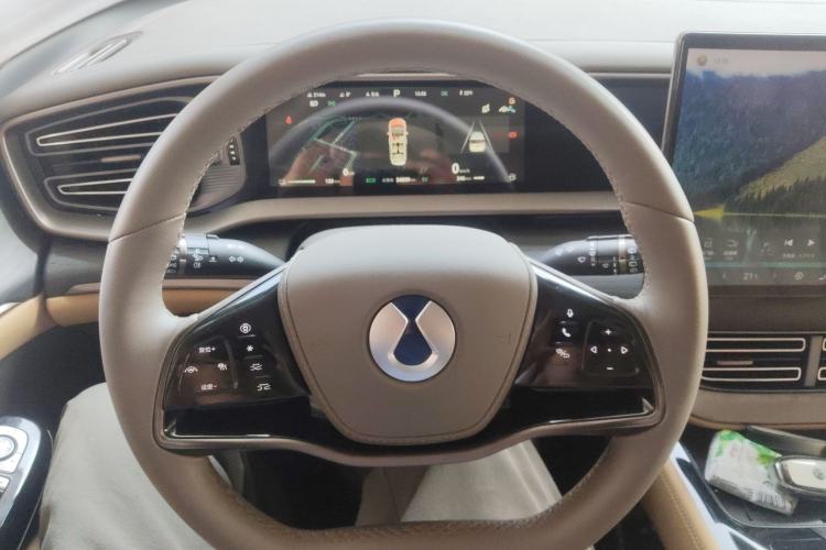 Used Denza D9 2022 DM-i 970 Four-Wheel Drive Flagship Model
