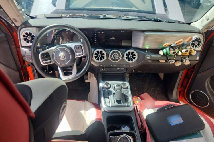 Used Tank 300 2023 City Edition 2.0T—Stylish as Ever Center Console